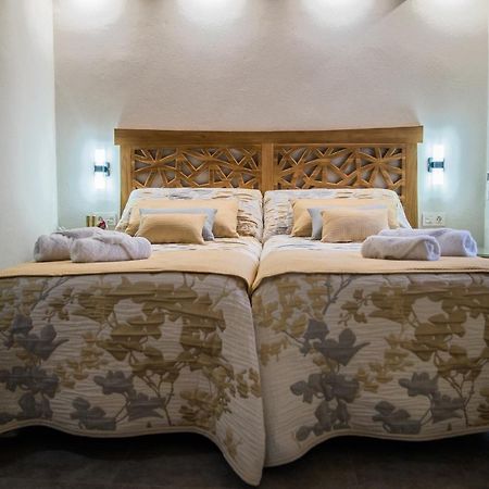 Apartamentos Turisticos El Altozano Fuentes de León Dış mekan fotoğraf