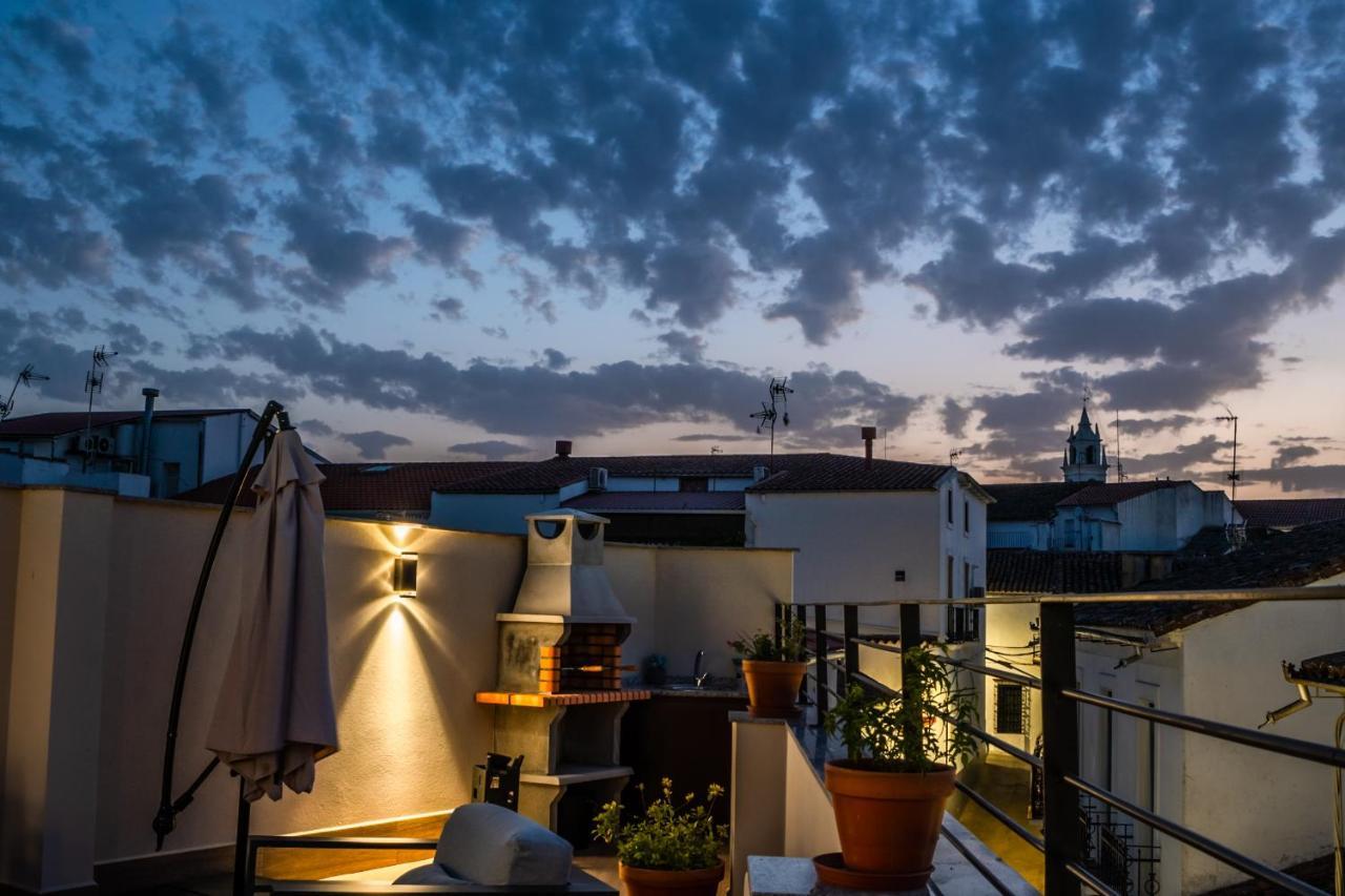 Apartamentos Turisticos El Altozano Fuentes de León Dış mekan fotoğraf