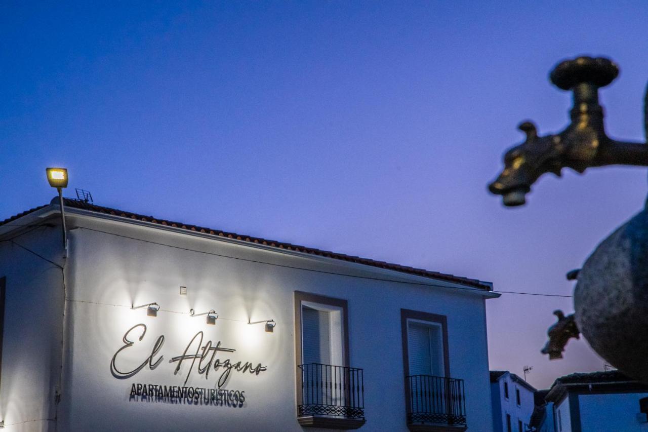 Apartamentos Turisticos El Altozano Fuentes de León Dış mekan fotoğraf