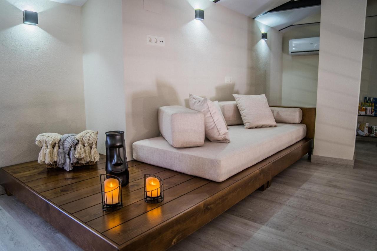 Apartamentos Turisticos El Altozano Fuentes de León Dış mekan fotoğraf