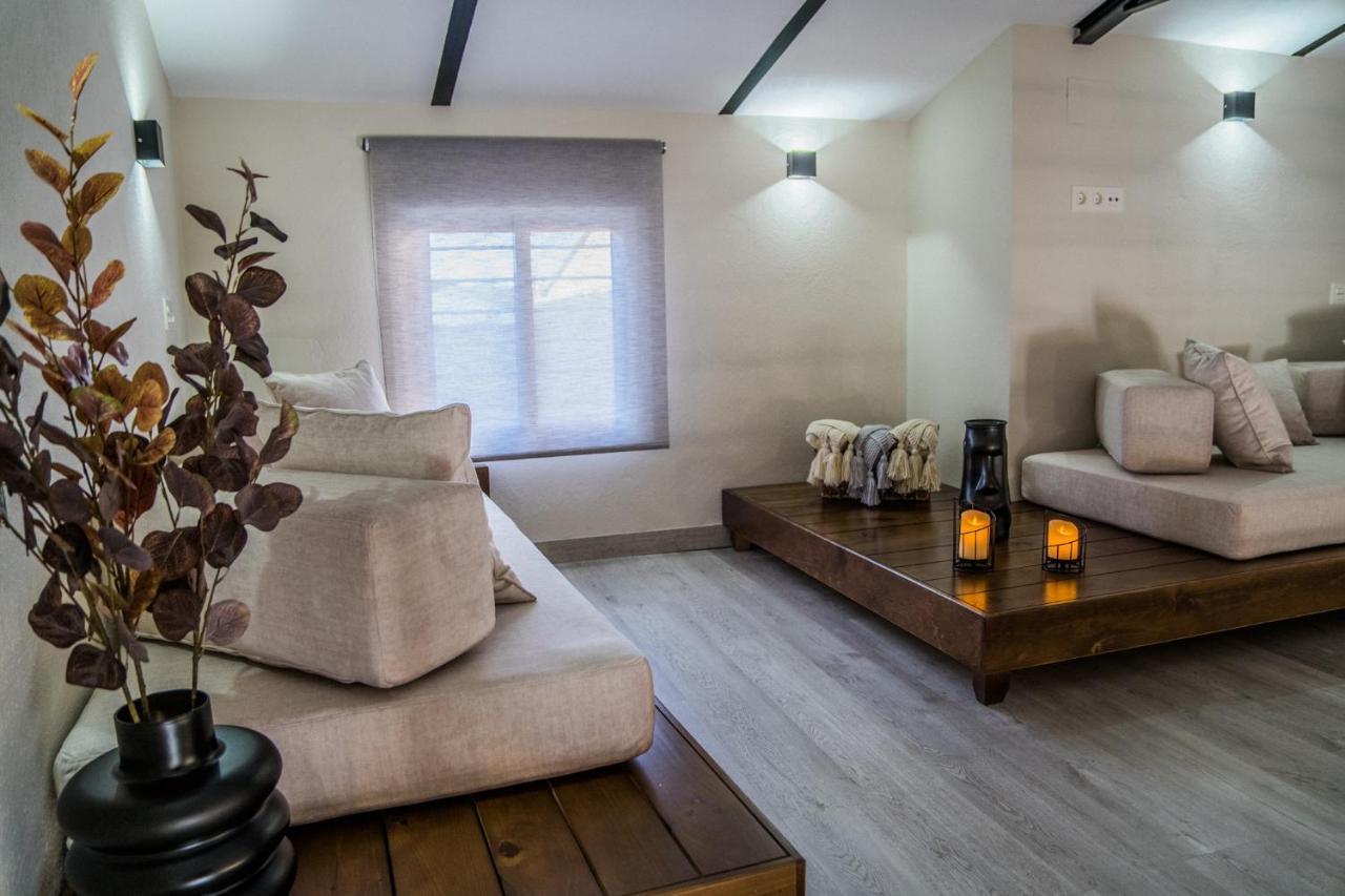 Apartamentos Turisticos El Altozano Fuentes de León Dış mekan fotoğraf